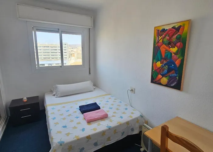 Habitacion Privada Preciosa Grande Privada Centro Malaga Y Cerca De La Playa Wi-Fi